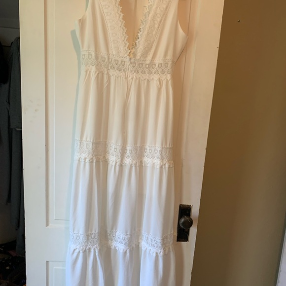 Boho Beach Hut White Maxi Dress - Picture 3 of 4